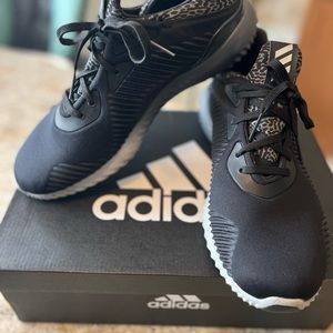 Adidas ( Alpha bounce) 9.5 Woman